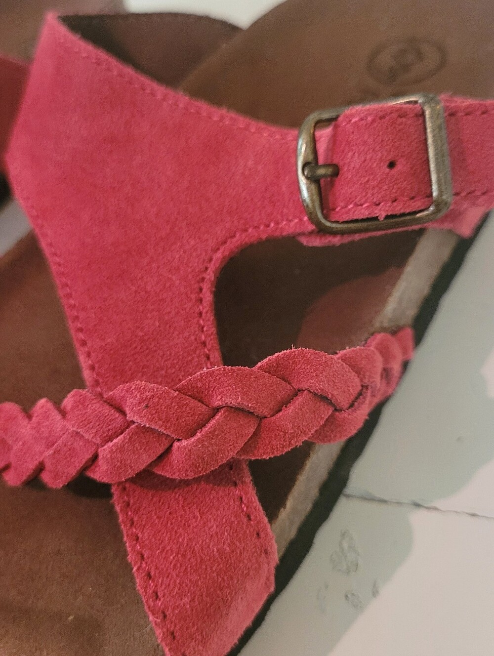 White Mountain Suede Sandal - Perfect Condition!